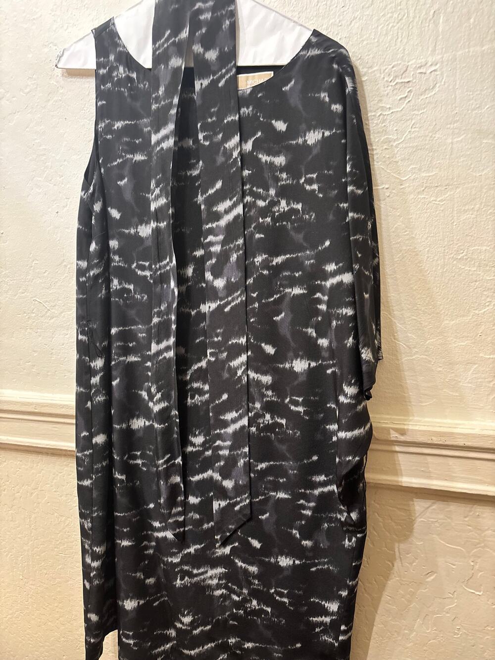 Michael Kors Black White Abstract Ikat Print Midi Dress Size M Self-Tie Belt